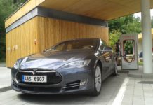 Firmy chtějí ve vozových parcích elektromobily namísto klasických aut